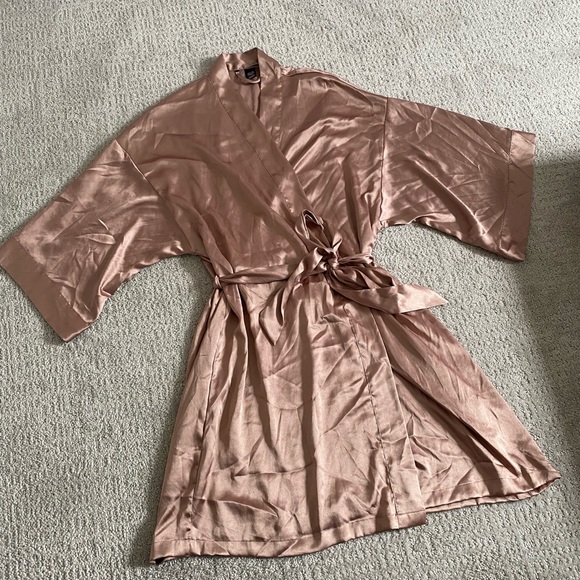 Victoria’s Secret Robe - Picture 4 of 4